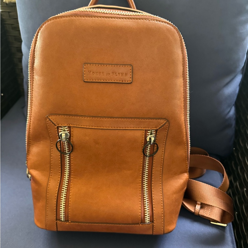 House of Flynn camera Backpack